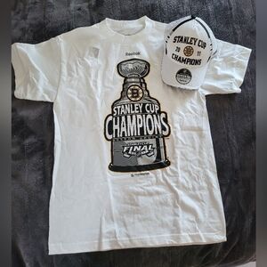 2011 Boston Bruins Stanley Cup Champions T Shirt and Trucker Cap